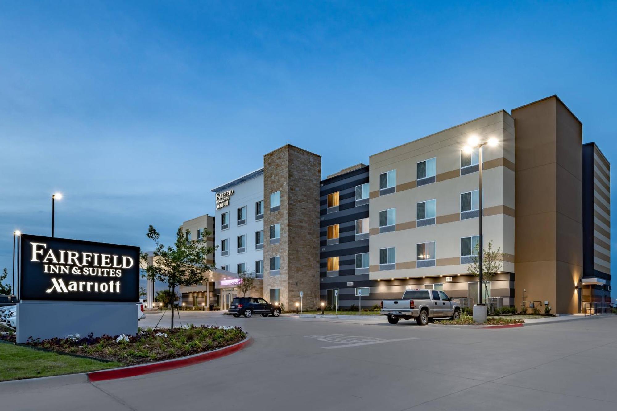 Fairfield Inn & Suites By Marriott Террелл Экстерьер фото